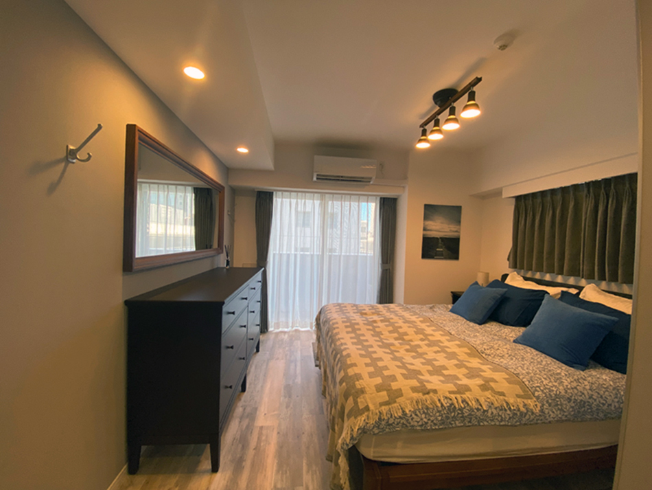 Suidobashi SF9 Tokyo Furnished apartment bedroom walk-in closet