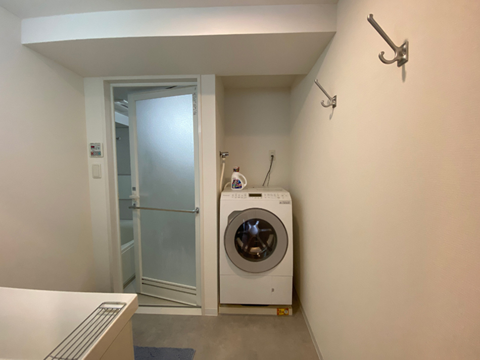 Suidobashi SF9 Tokyo Furnished apartment washer