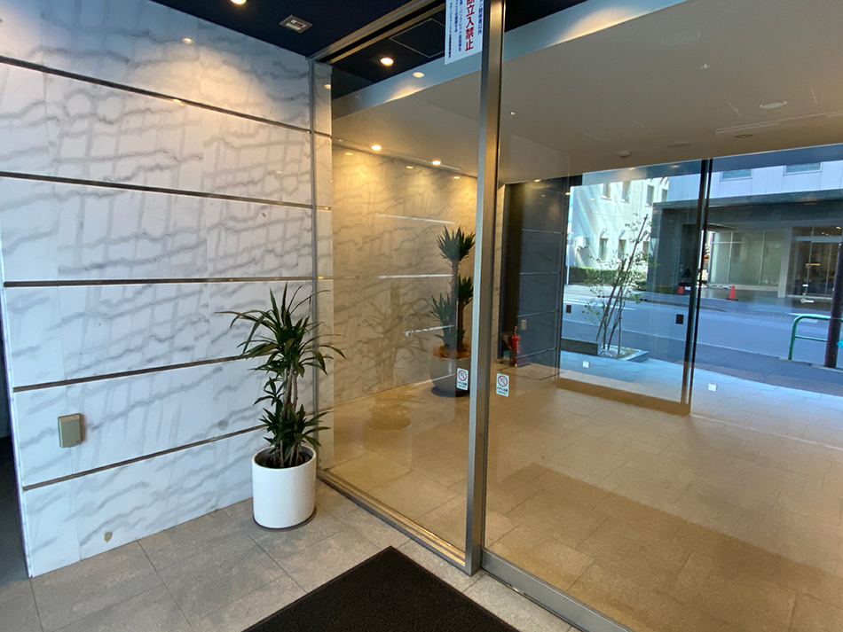 Suidobashi SF9 Tokyo Furnished apartment building entrance