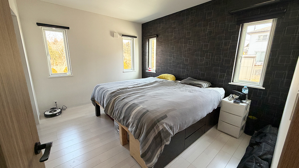 Miyota House masterbedroom