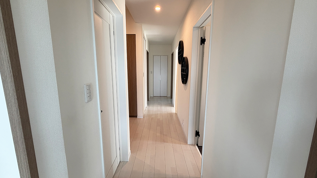 Miyota House　Hallway